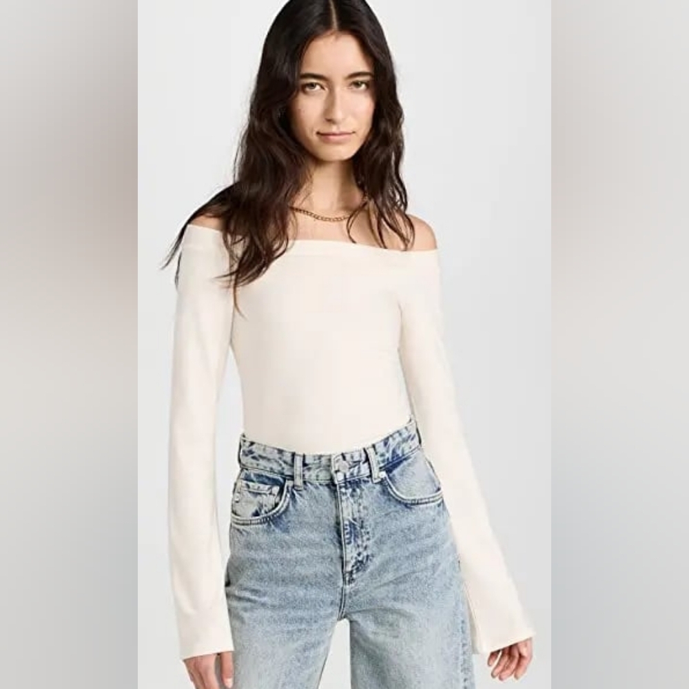 Reformation radley knit top size XS Cream White Off Shoulder